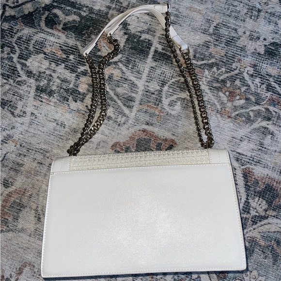 Woven gold chain crossbody shoulder bag - Picture 6 of 8